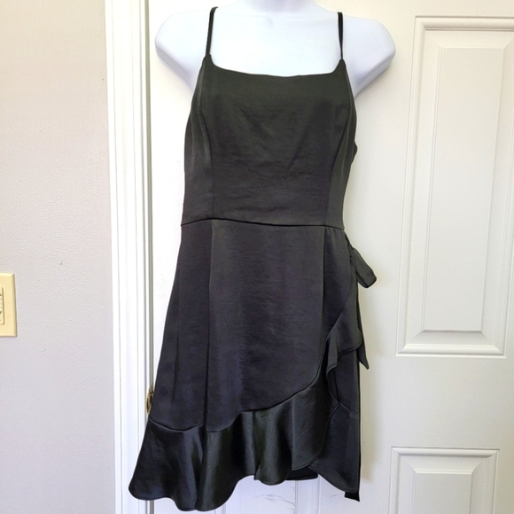 NWT Wild Fable Satin Black Ruffled Sleeveless Mini Dress Party Homecoming XS - Picture 1 of 9
